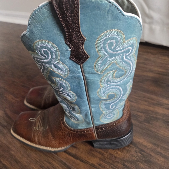 Ariat Women's Quickdraw Boots in Brown and Blue - Picture 4 of 8